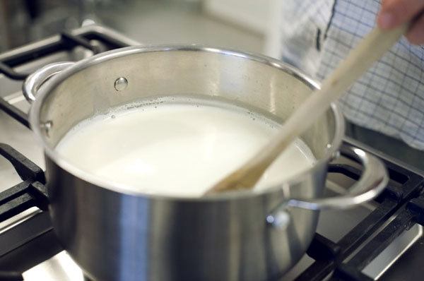 Cách làm sữa nghệ tại nhà tốt cho sức khỏe