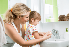 Cần phải rửa tay cho trẻ bao nhiêu lần để phòng chống Covid-19 an toàn?