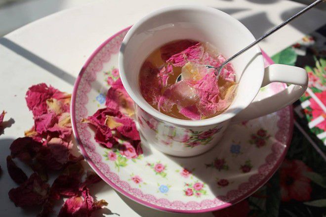 Một số loại trà dưỡng nhan giúp thải độc tố, da trắng mịn hồng hào