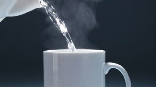 Uống nước ấm và nước lạnh có tác dụng gì với cơ thể?