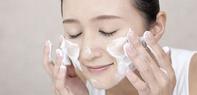 Những mẹo rửa mặt giúp làn da ngày càng sáng đẹp