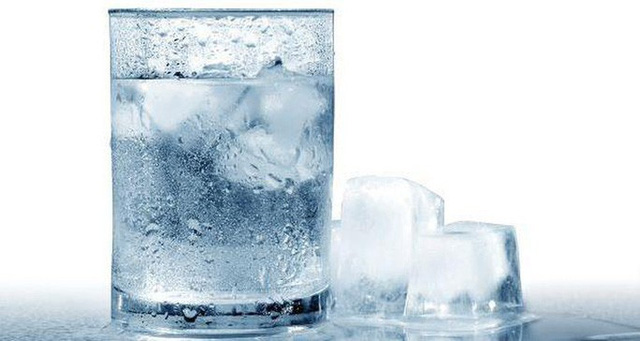 Uống nước ấm và nước lạnh có tác dụng gì với cơ thể?