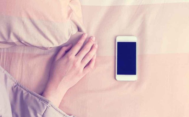 Những thói quen trước khi đi ngủ khiến bạn tổn thọ