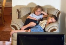 Photo of Những ảnh hưởng của việc xem nhiều TV đối với sự phát triển não bộ của trẻ nhỏ