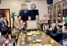 Trao tặng Bảng Vàng , danh hiệu cao quý cho nhà ngoại cảm, Lương Y Phạm Thị Phú